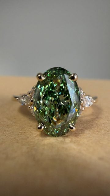 Green diamonds have entered the chat 💚💎

No better way to wrap up our green gemstones this month than with this 2.73 carat oval cut diamond with diamond side stones and set in 14K yellow gold ✨🍀💫💙

Style number: 5068968