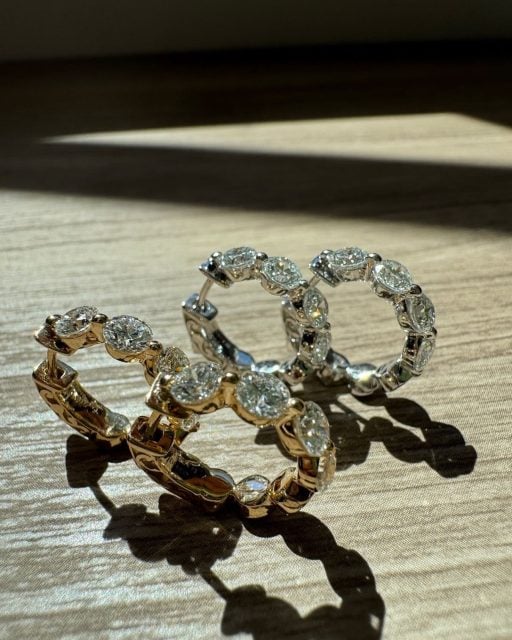 Choose your fighter: yellow gold diamond hoops or white gold diamond hoops 👇🏼👇🏼