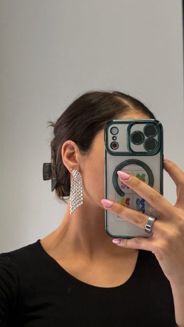 We thought you needed to see these in the light ✨💎 We could stare at these sparkles for hours…