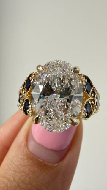 Oh you guys are going to love this oneβ¦. Itβs impossible not to! πππ
This was such a special project β we used a clientβs existing sapphires and remounted them in this gorgeous 14K yellow gold setting, adding a 4.04 carat oval cut diamond center stone.
Style number: 5058814